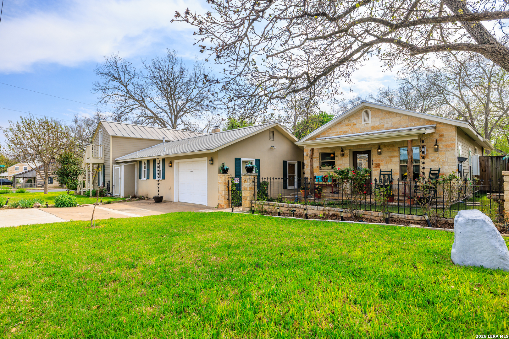 202 S BOWIE ST, Fredericksburg, TX 78624