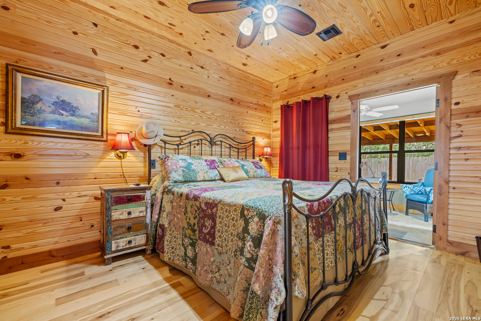 202 S BOWIE ST, Fredericksburg, TX 78624