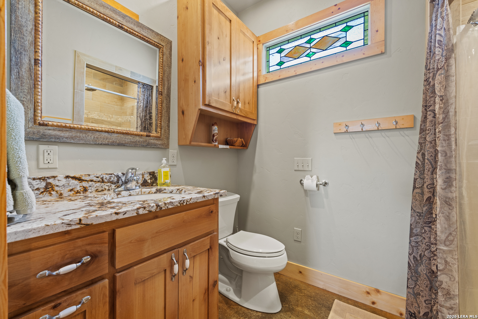 202 S BOWIE ST, Fredericksburg, TX 78624