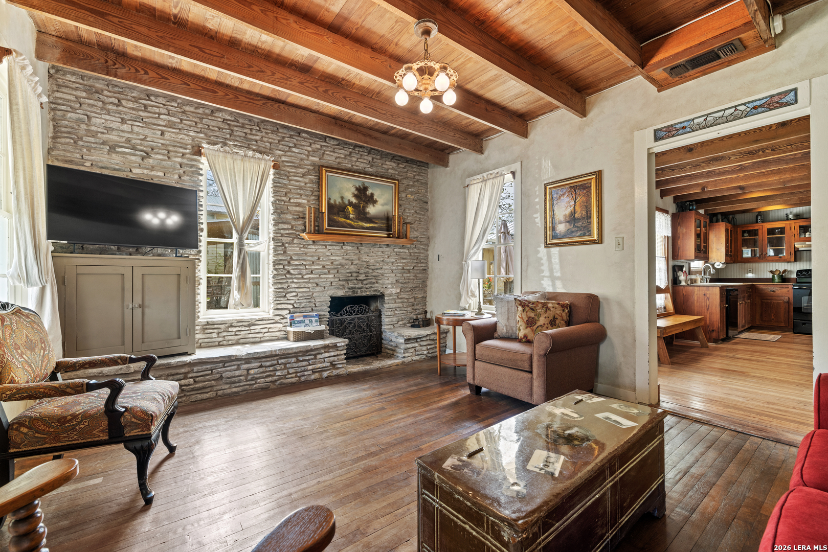 202 S BOWIE ST, Fredericksburg, TX 78624