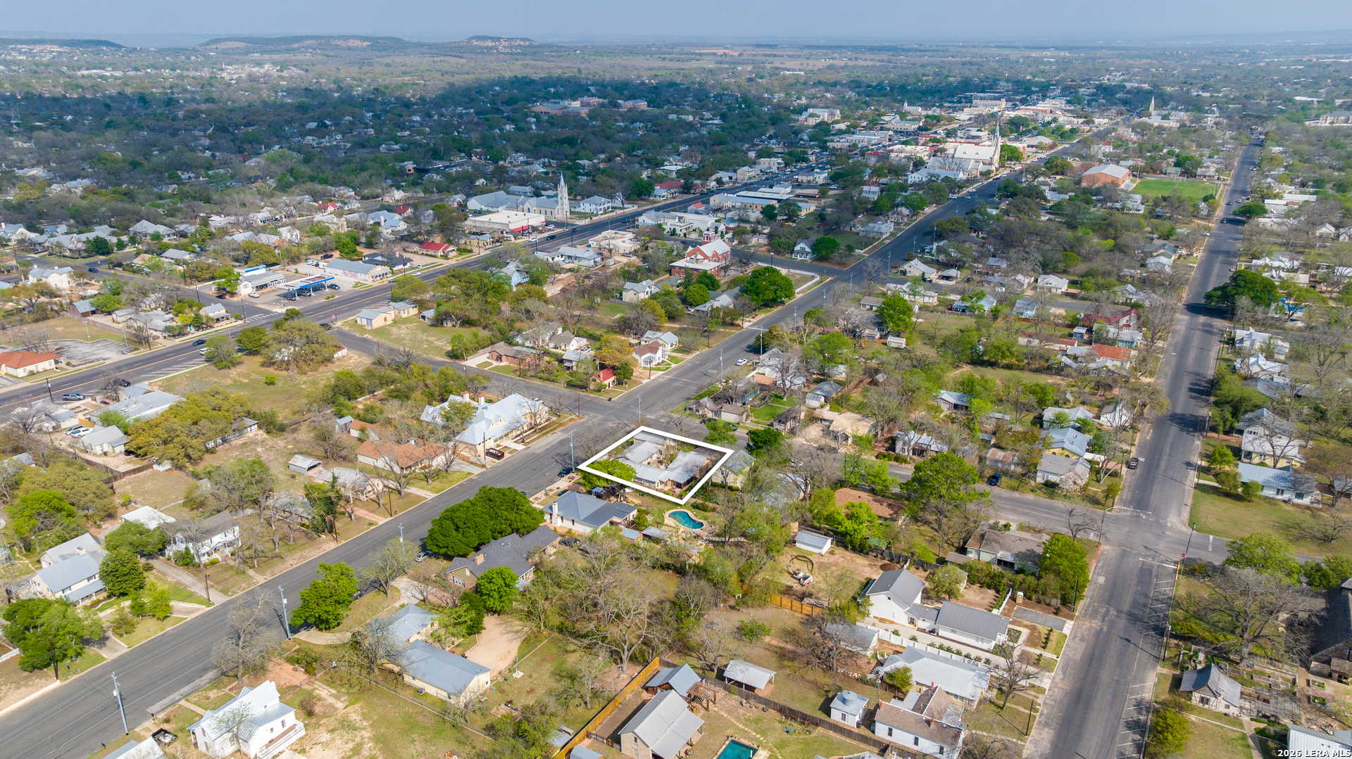 202 S BOWIE ST, Fredericksburg, TX 78624