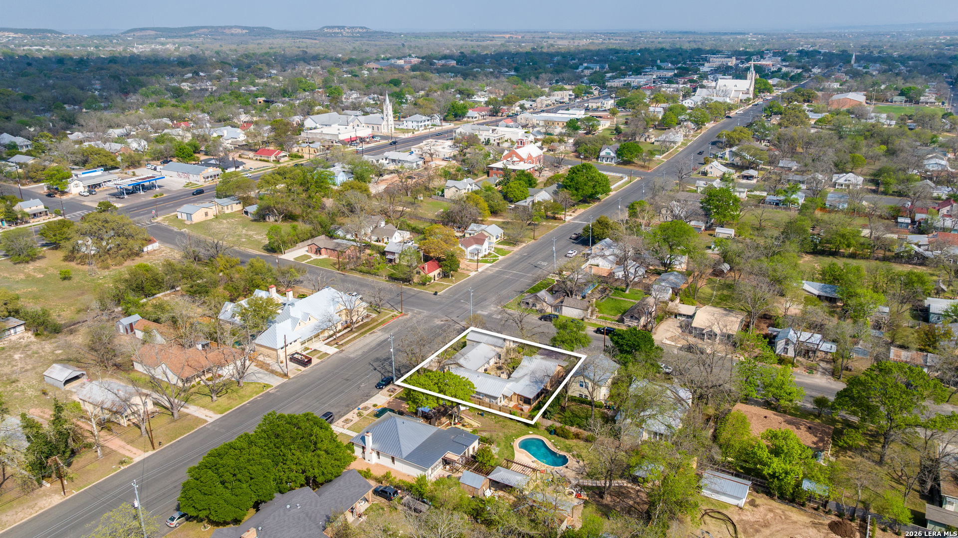 202 S BOWIE ST, Fredericksburg, TX 78624