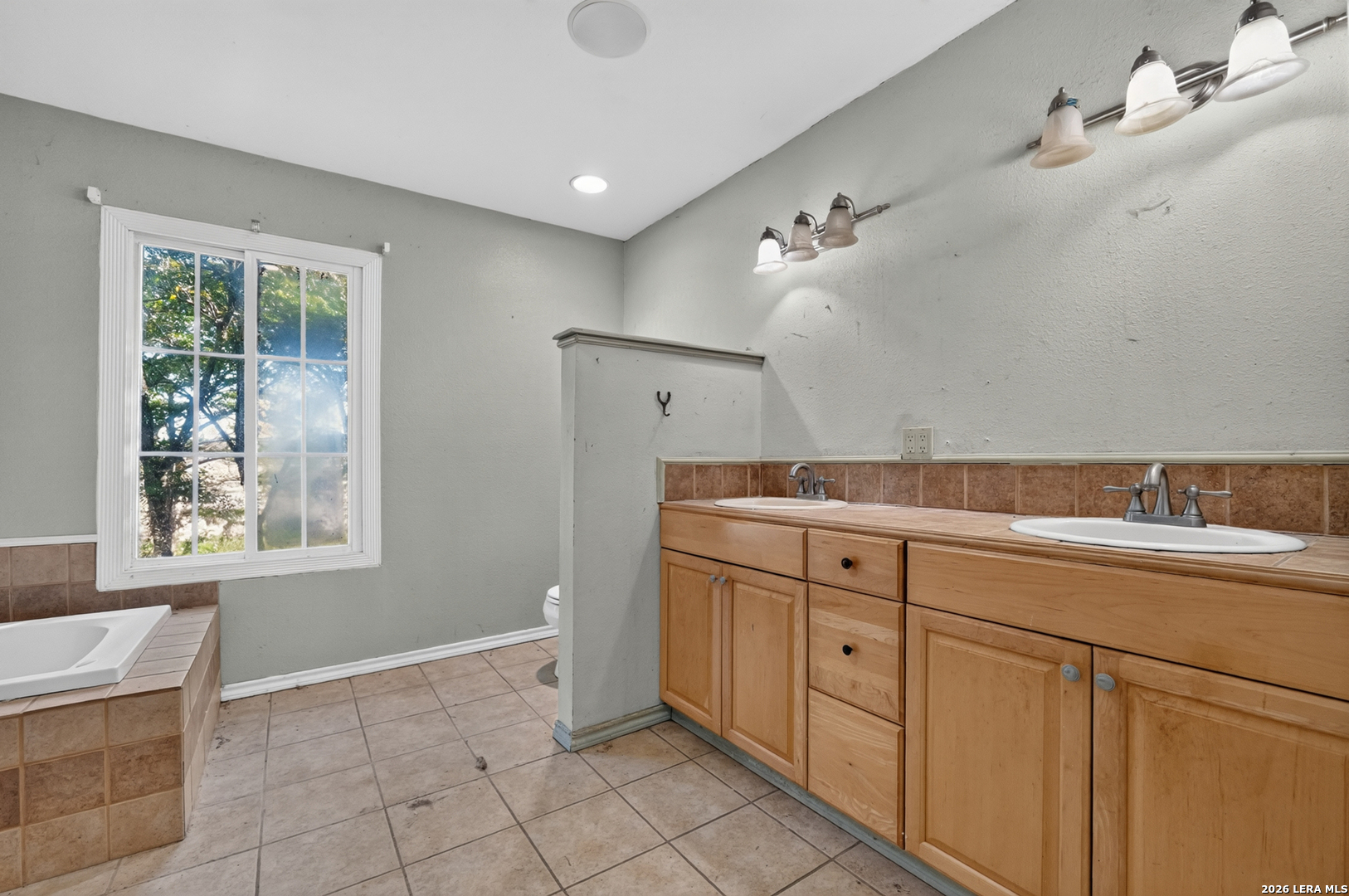 446 WHARTON RD, Kerrville, TX 78028