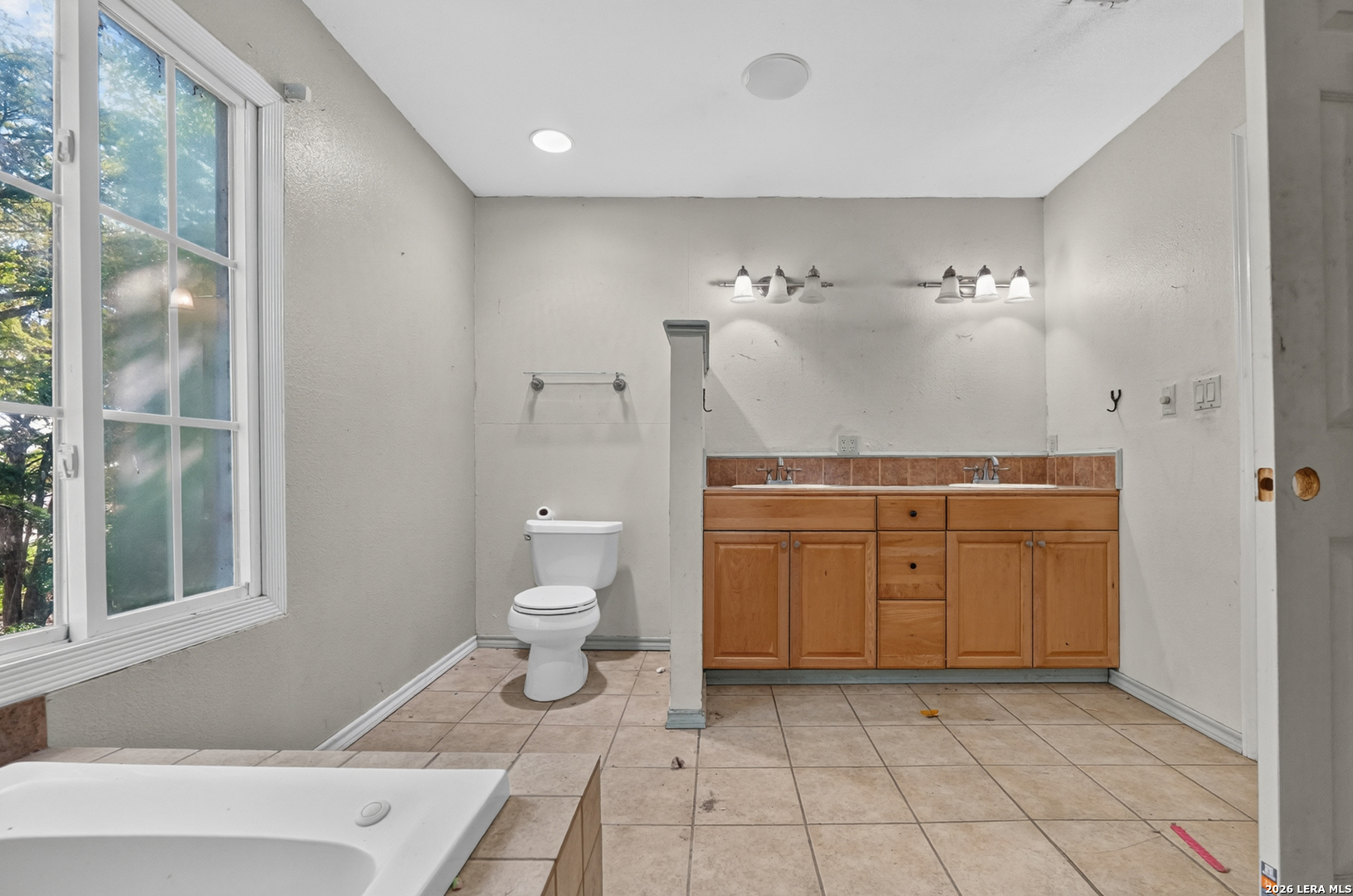 446 WHARTON RD, Kerrville, TX 78028