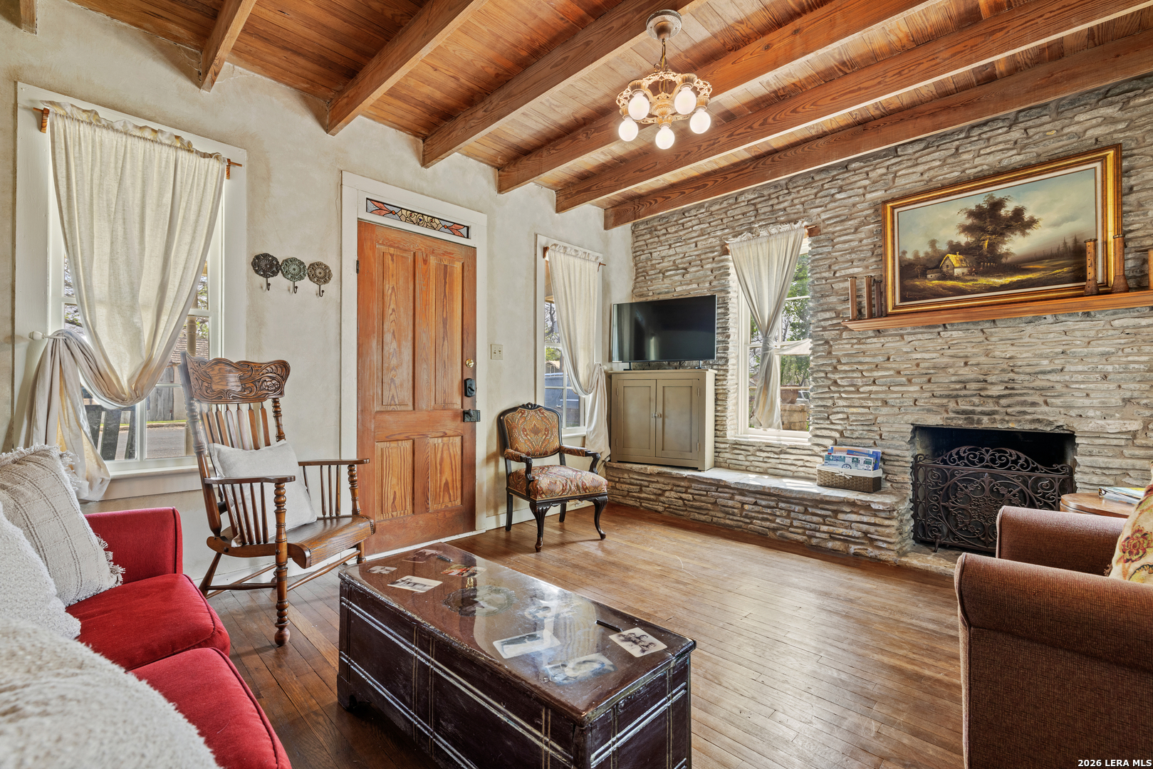 202 S BOWIE ST, Fredericksburg, TX 78624