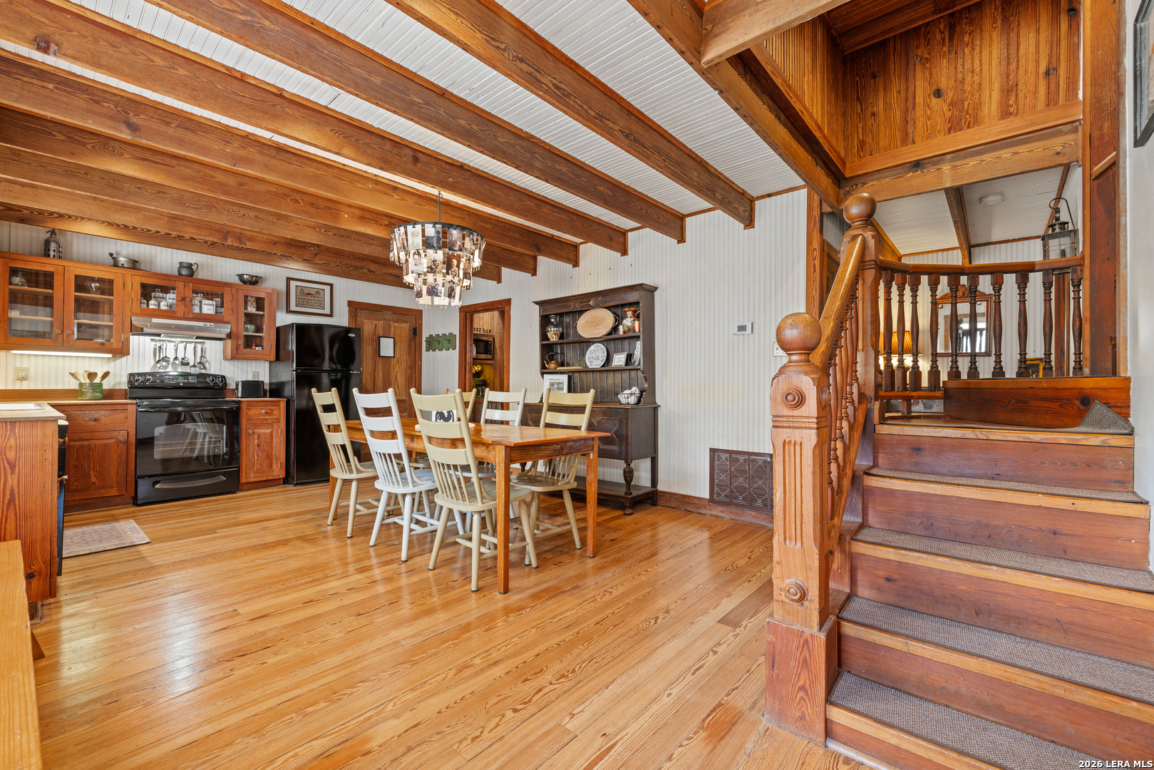 202 S BOWIE ST, Fredericksburg, TX 78624