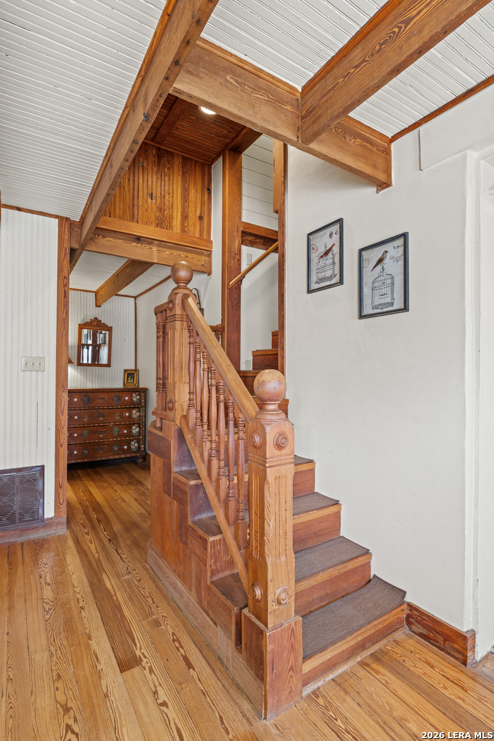 202 S BOWIE ST, Fredericksburg, TX 78624