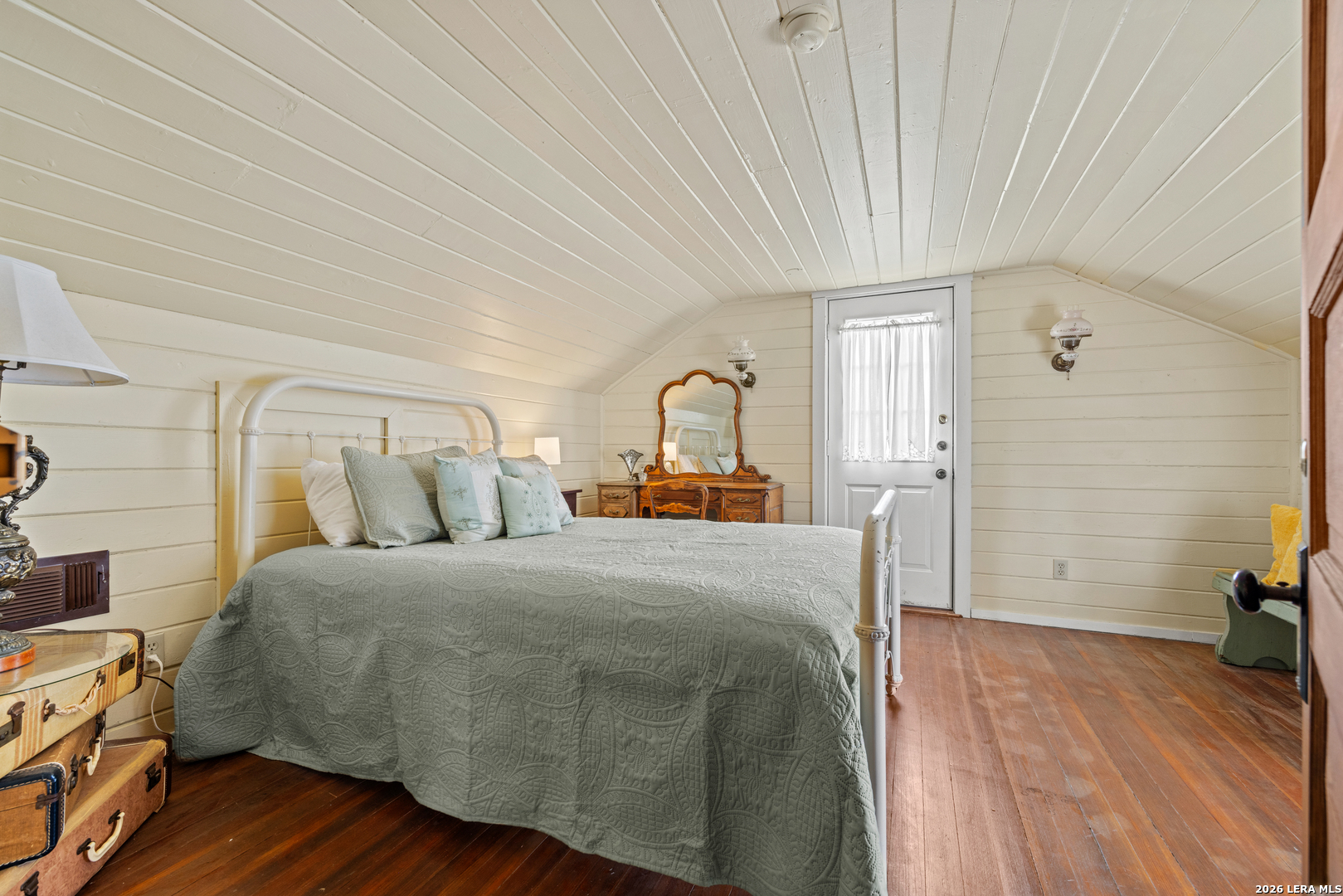202 S BOWIE ST, Fredericksburg, TX 78624