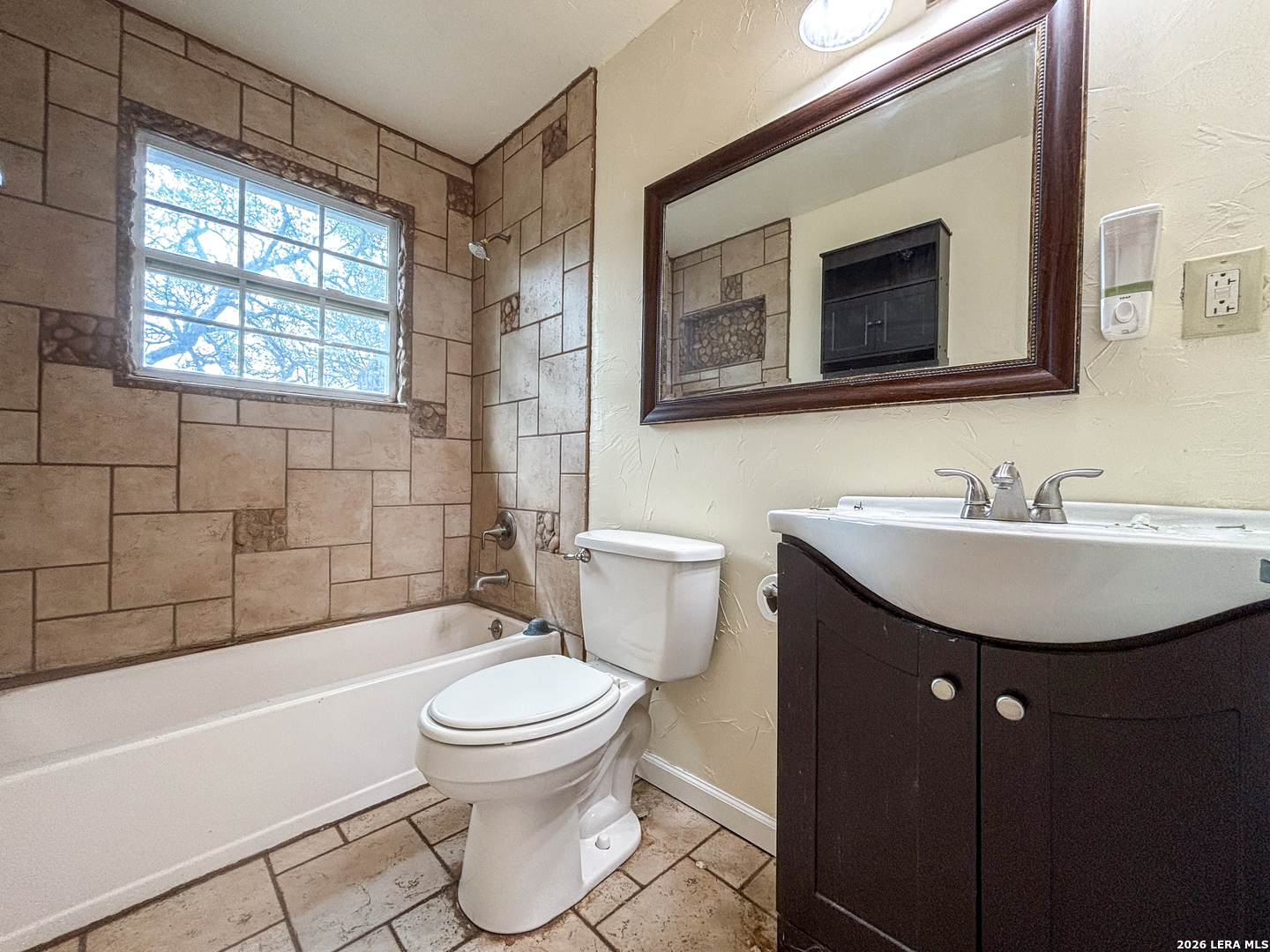 571 FIREFLY DR, Canyon Lake, TX 78133