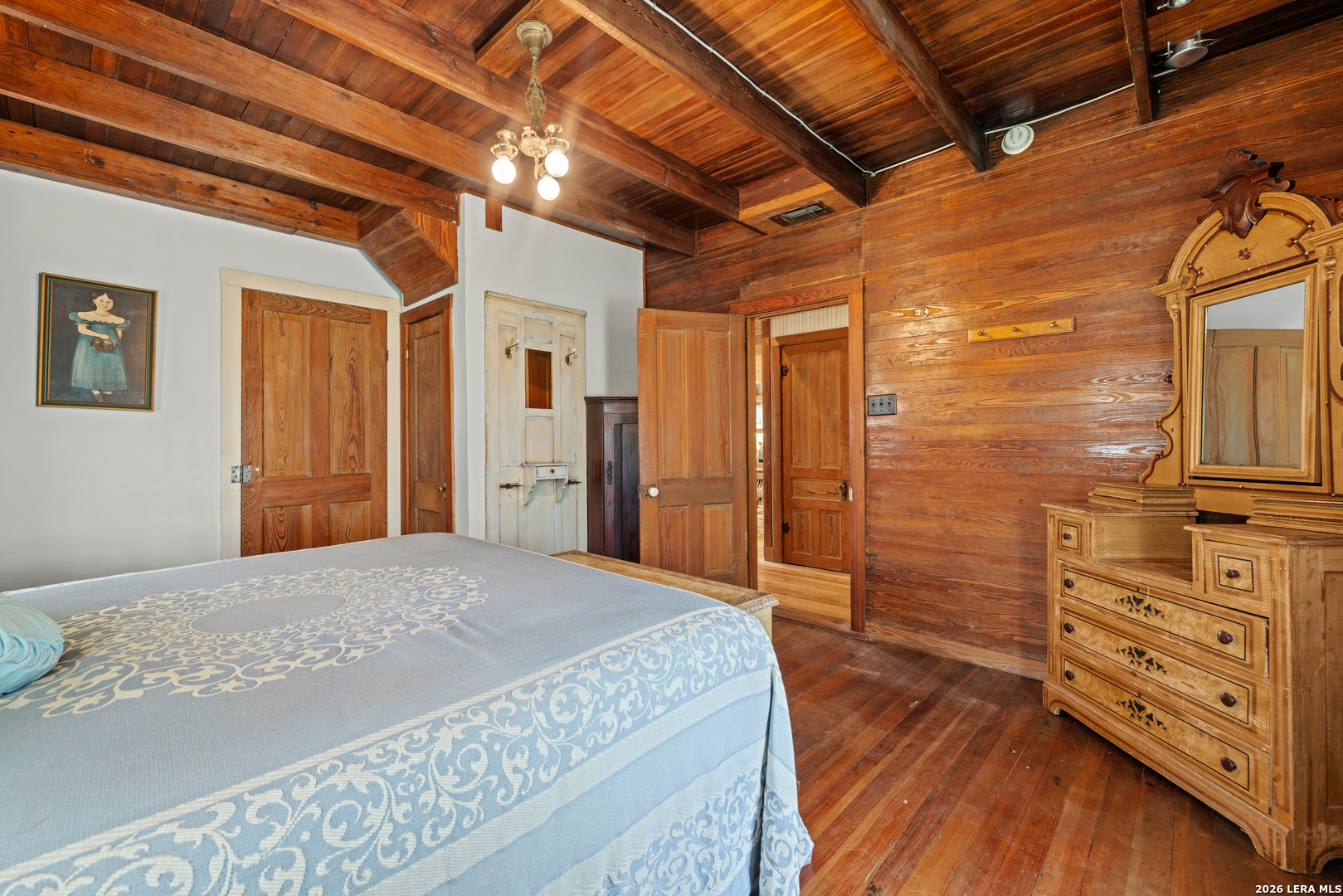 202 S BOWIE ST, Fredericksburg, TX 78624