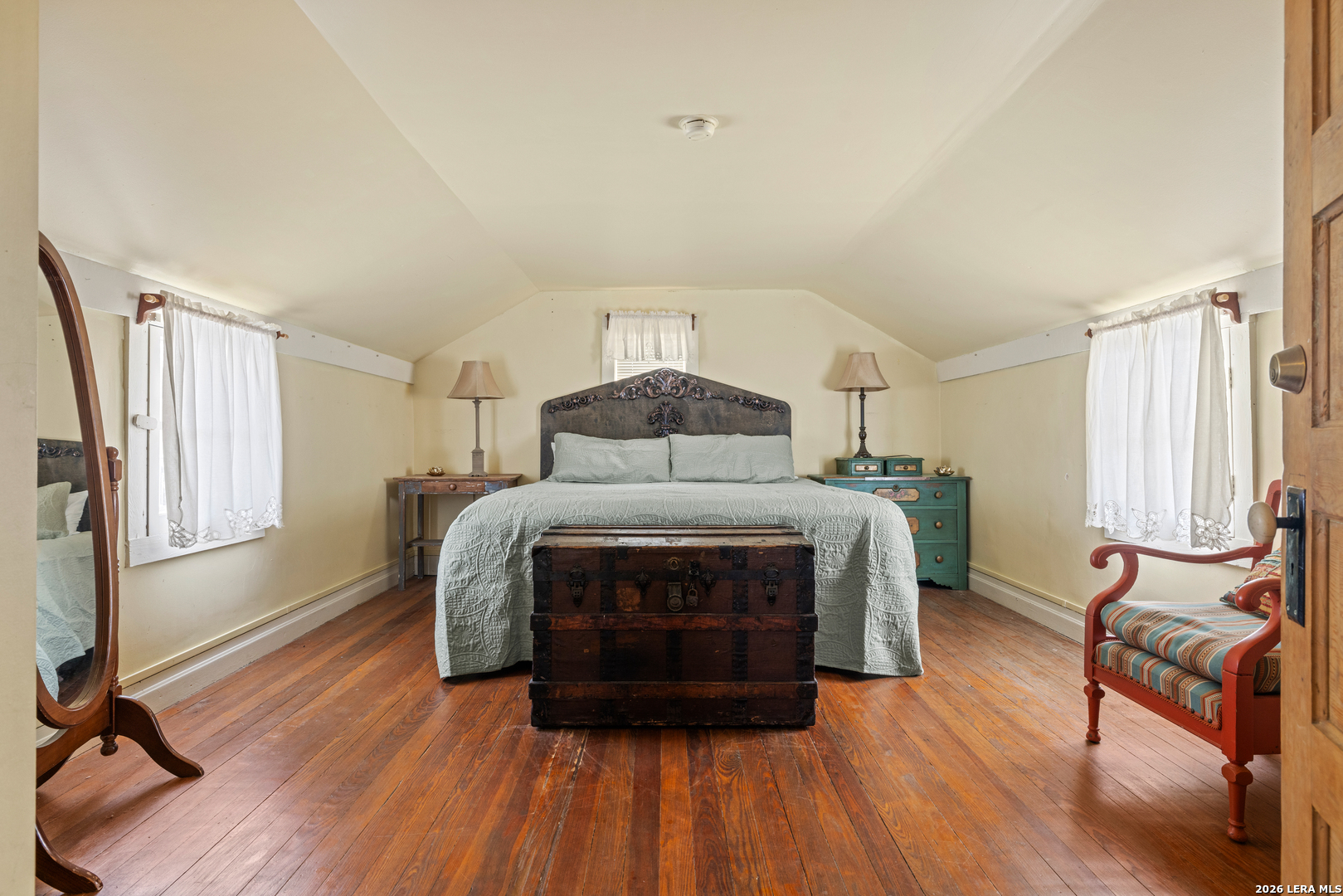 202 S BOWIE ST, Fredericksburg, TX 78624