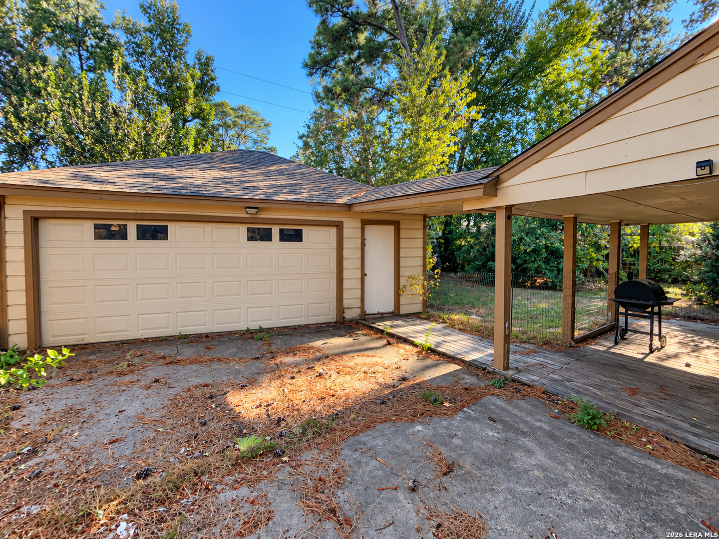 1111 Kanah Ln, Houston, TX 77090