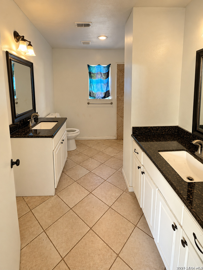 1111 Kanah Ln, Houston, TX 77090