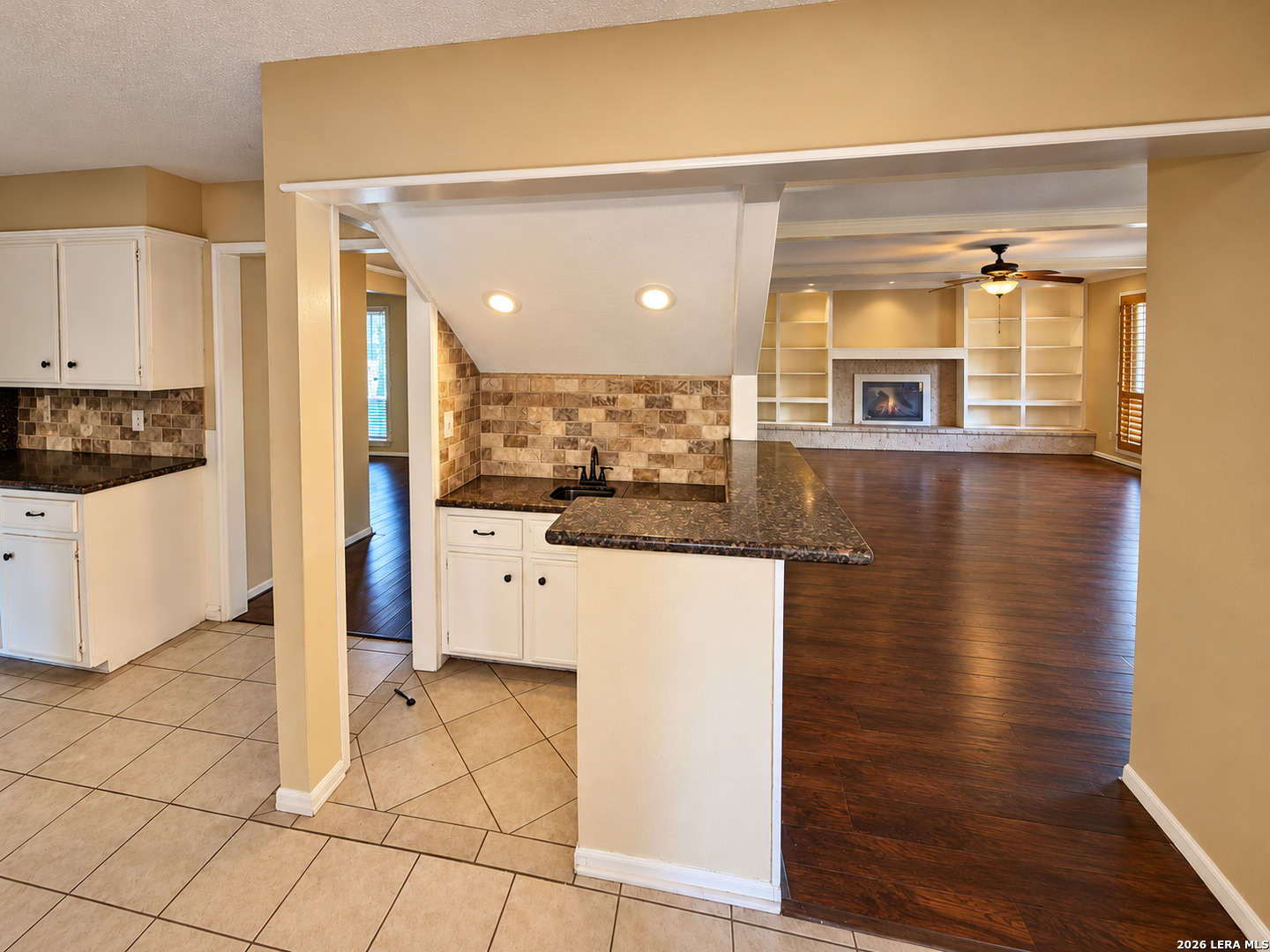 1111 Kanah Ln, Houston, TX 77090