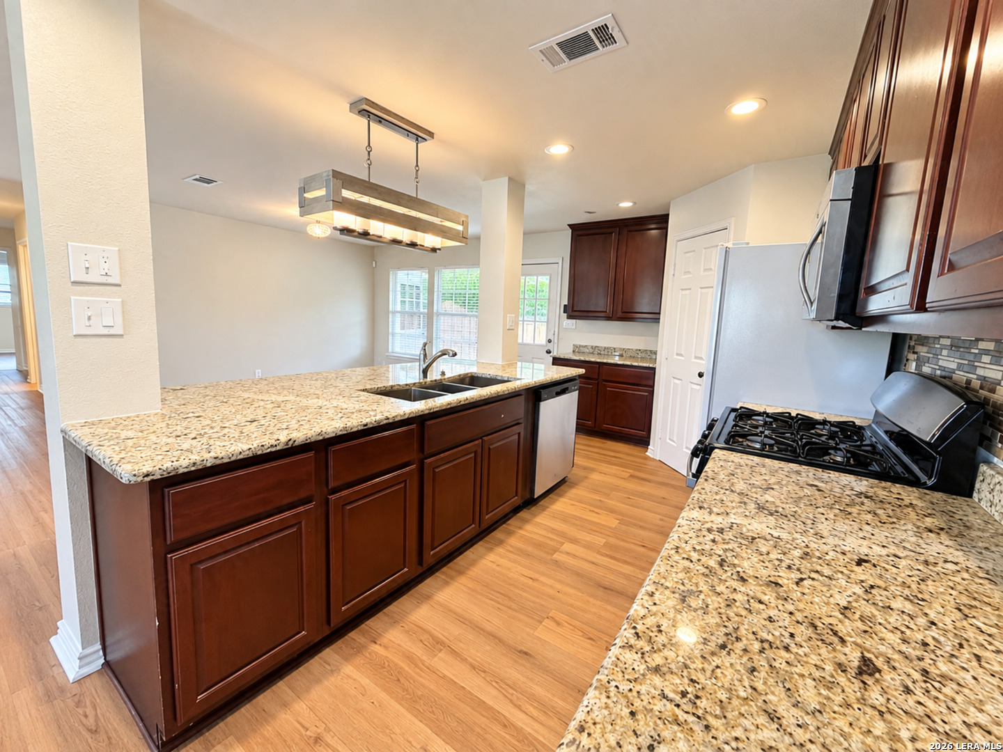 8802 New World, San Antonio, TX 78239