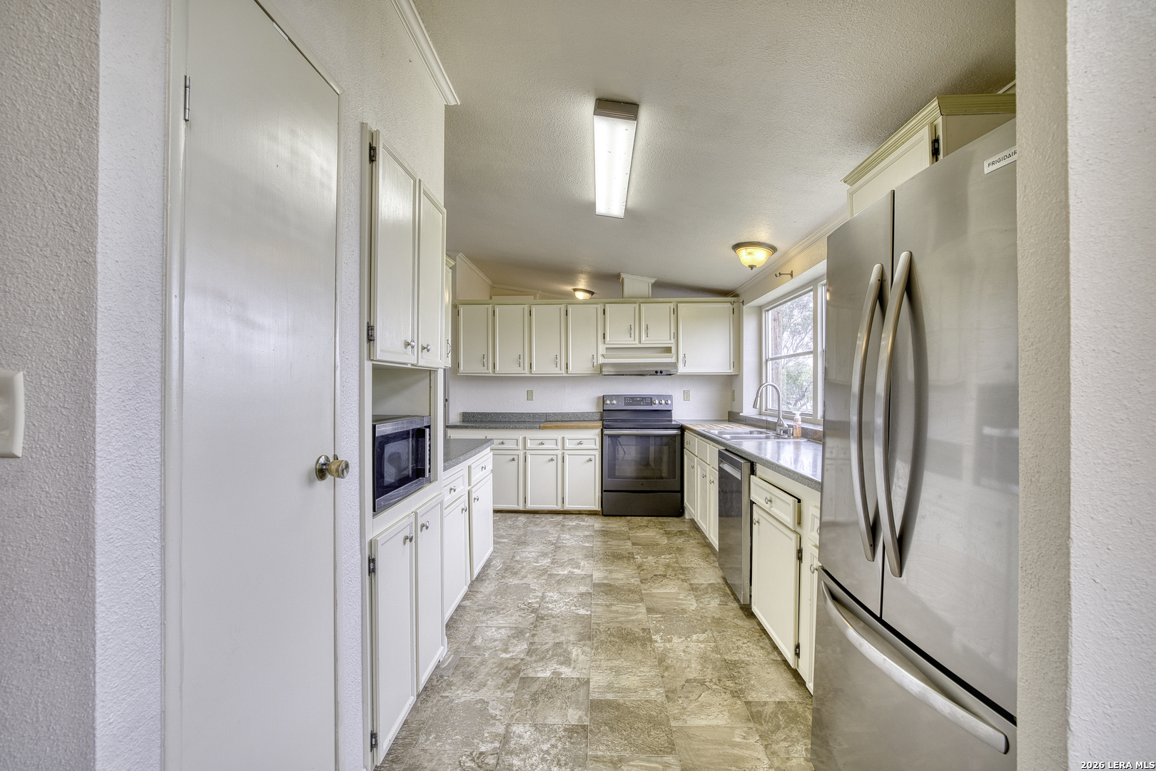 914 CR 4511, Hondo, TX 78861