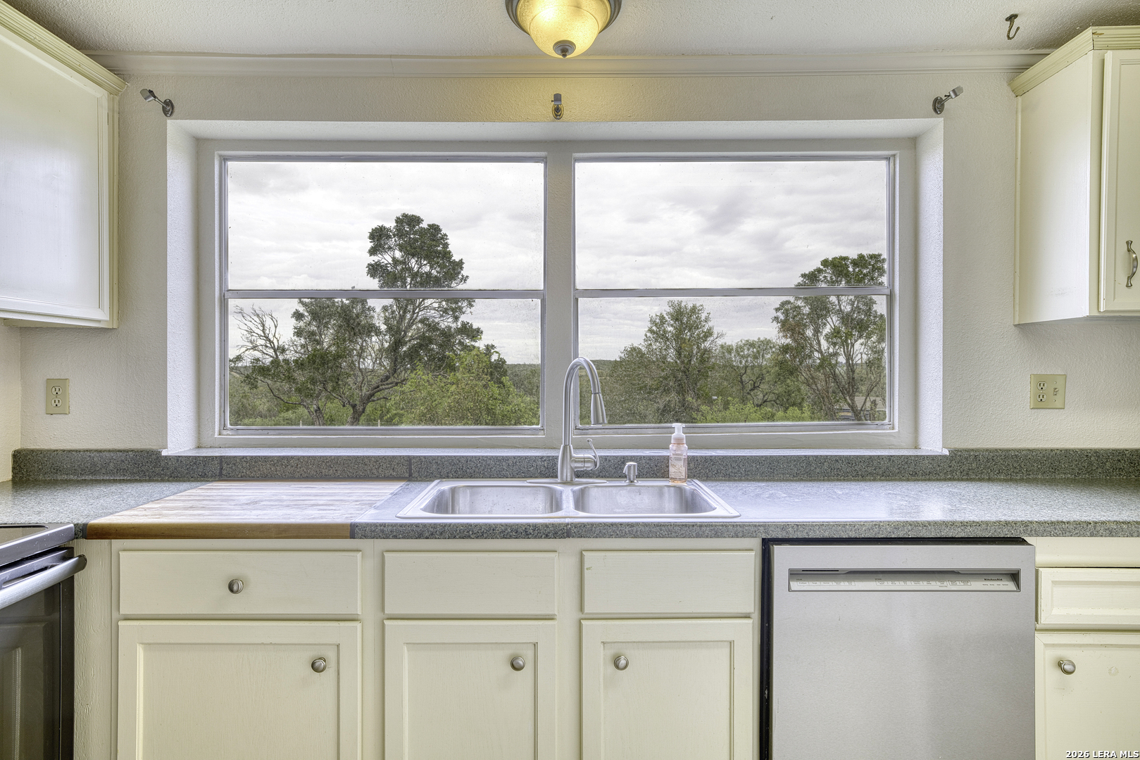 914 CR 4511, Hondo, TX 78861