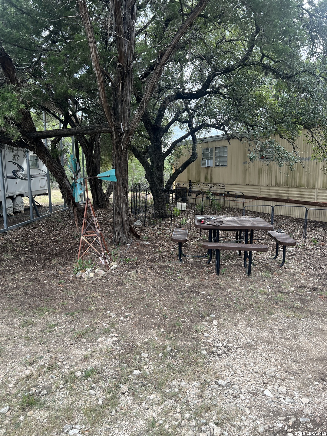 505 MOUNTAIN  Dr, Lakehills, TX 78003