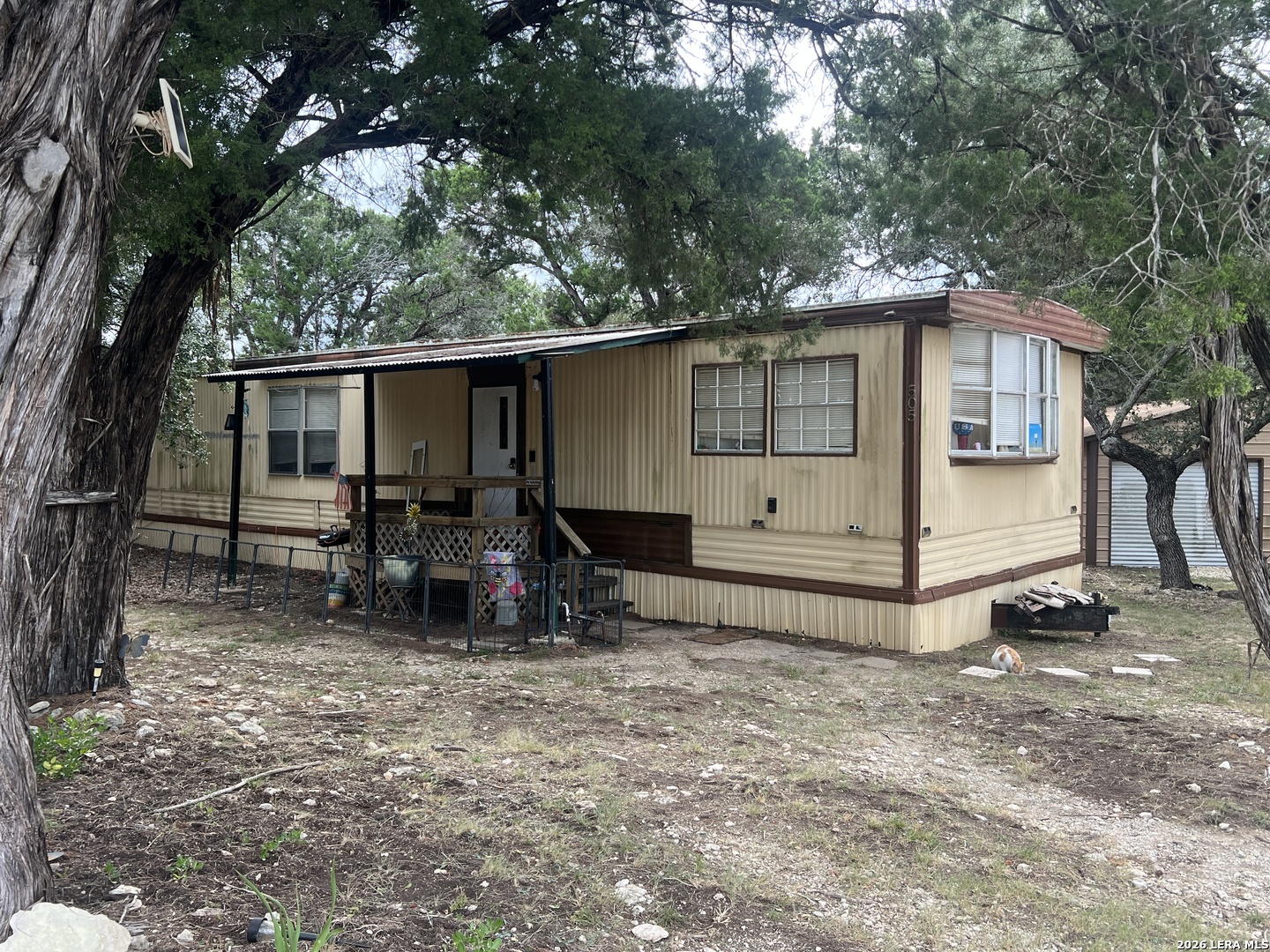 505 MOUNTAIN  Dr, Lakehills, TX 78003