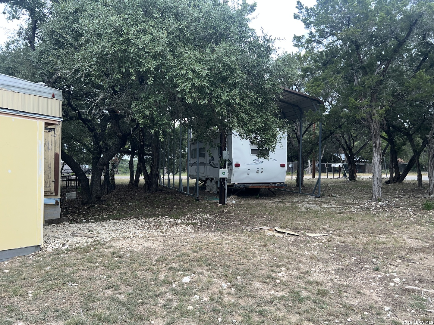 505 MOUNTAIN  Dr, Lakehills, TX 78003