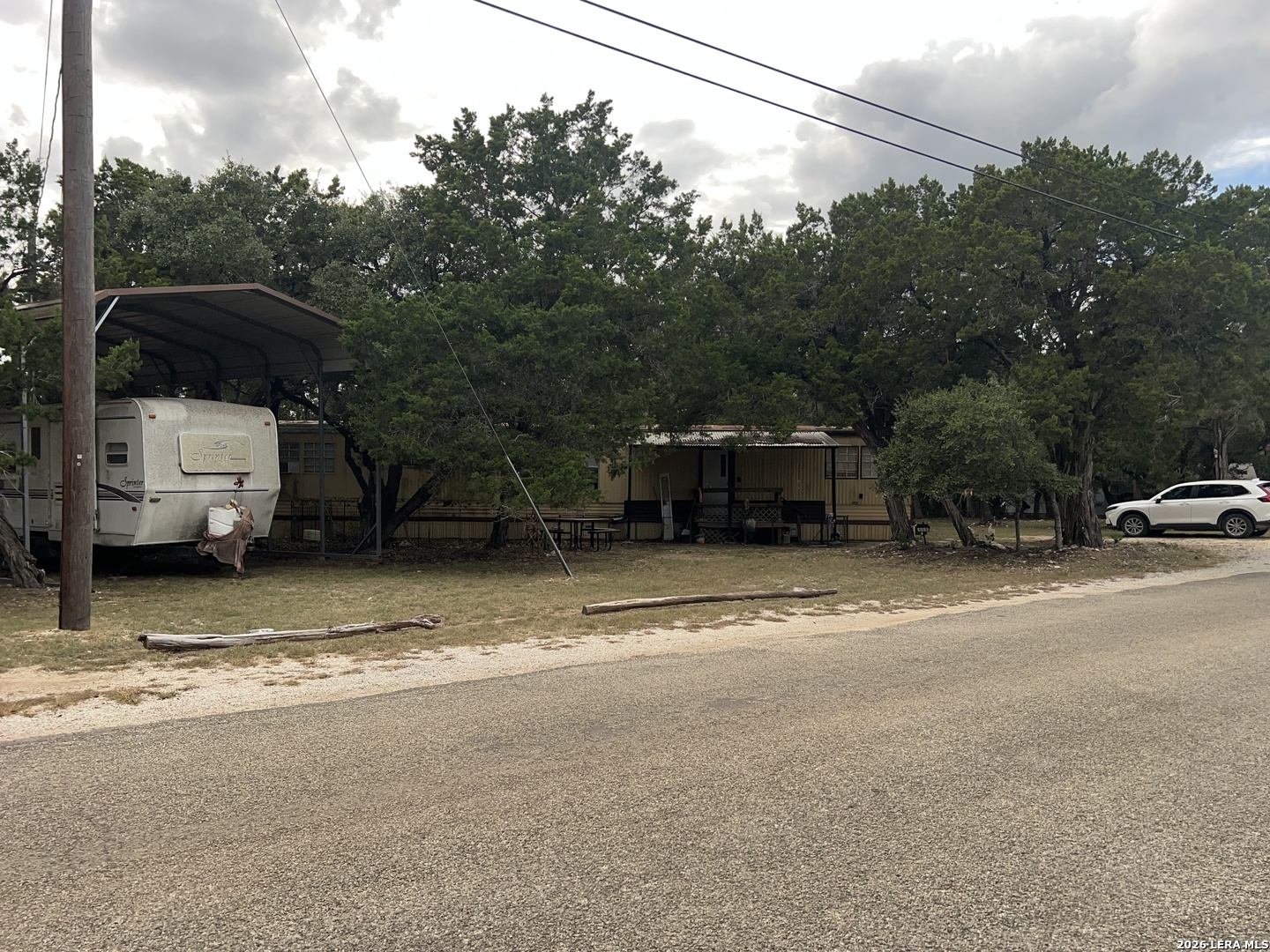 505 MOUNTAIN  Dr, Lakehills, TX 78003
