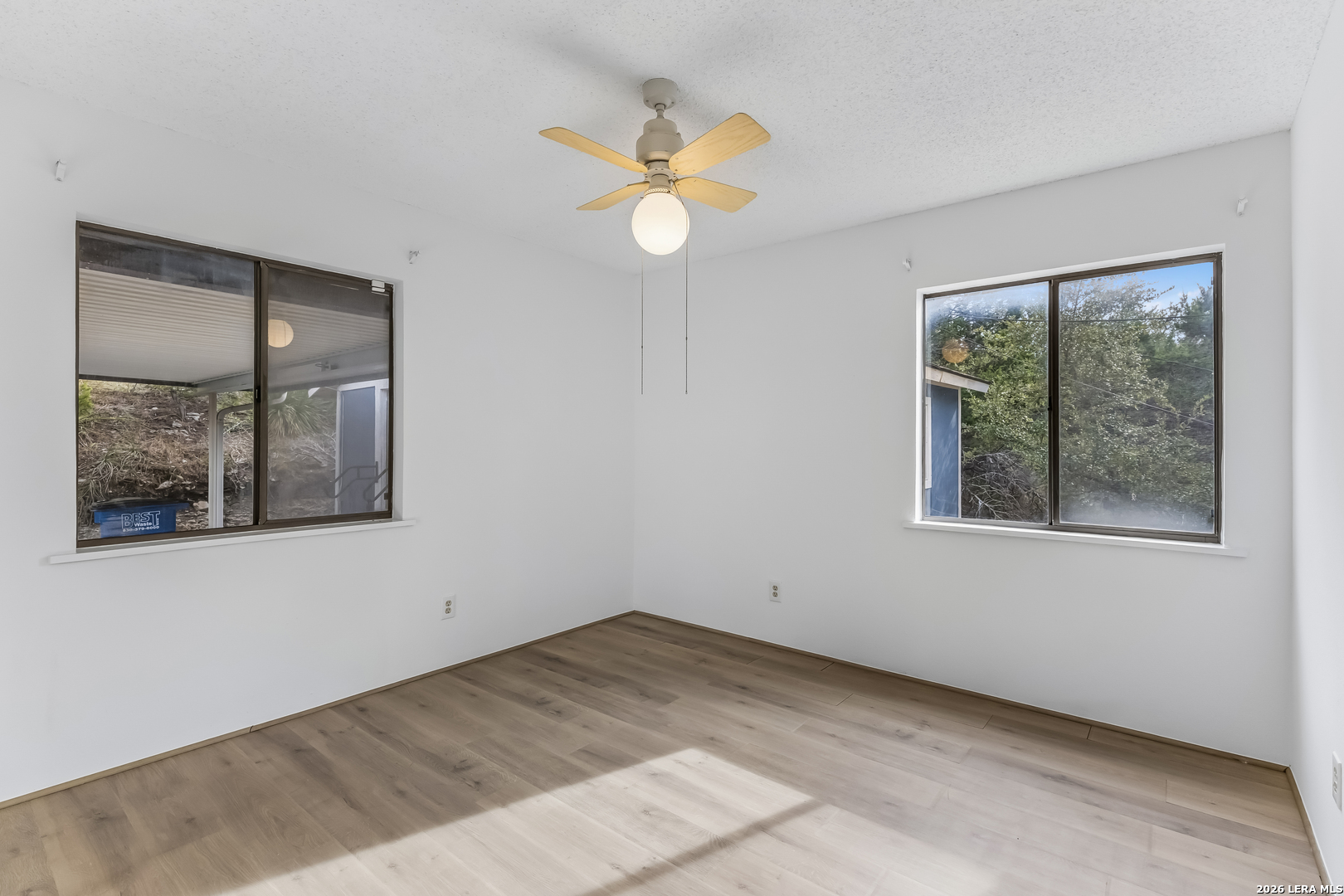 642 White Oak Dr, Canyon Lake, TX 78133
