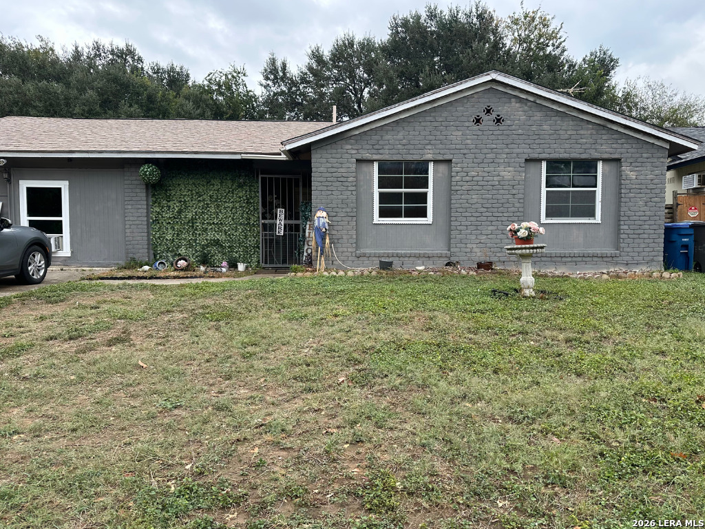 7523 MEADOW GREEN ST, San Antonio, TX 78251