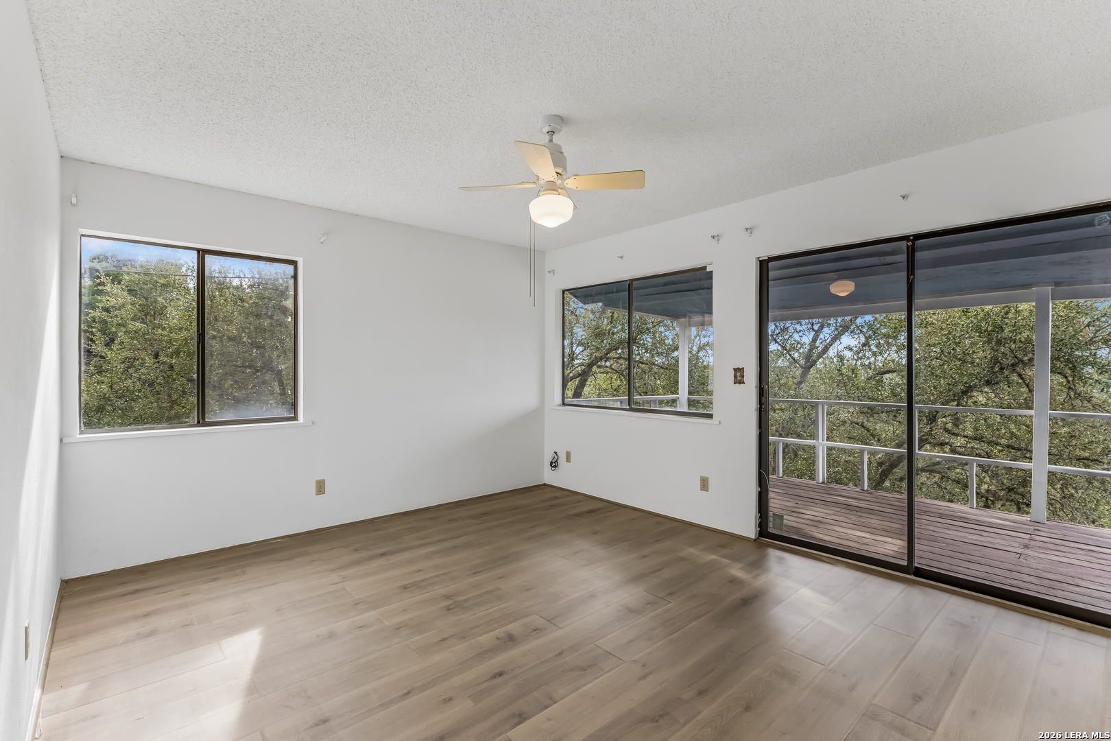 642 White Oak Dr, Canyon Lake, TX 78133