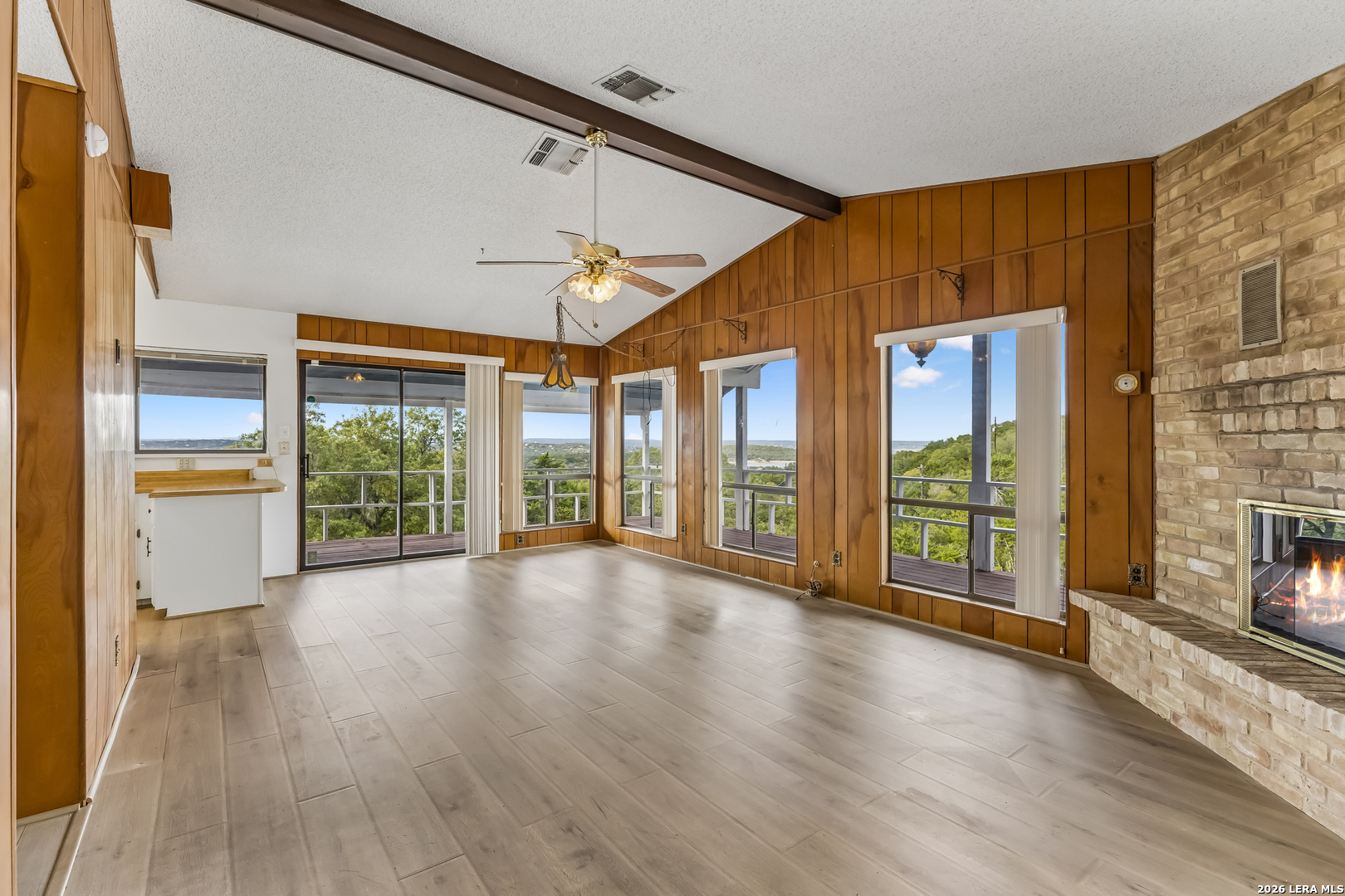 642 White Oak Dr, Canyon Lake, TX 78133