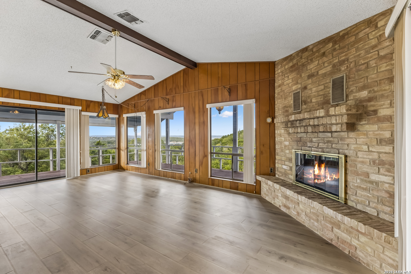 642 White Oak Dr, Canyon Lake, TX 78133