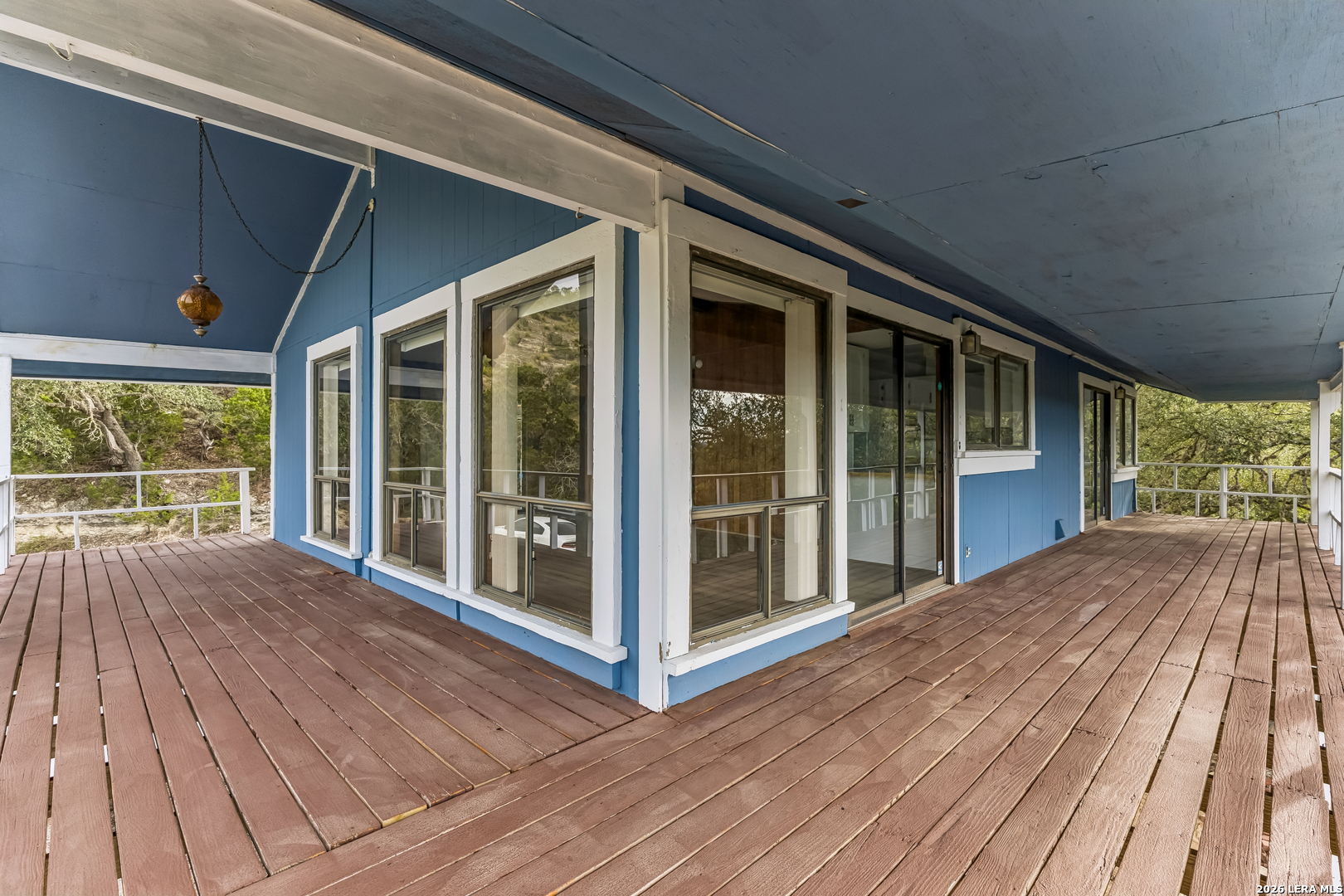 642 White Oak Dr, Canyon Lake, TX 78133