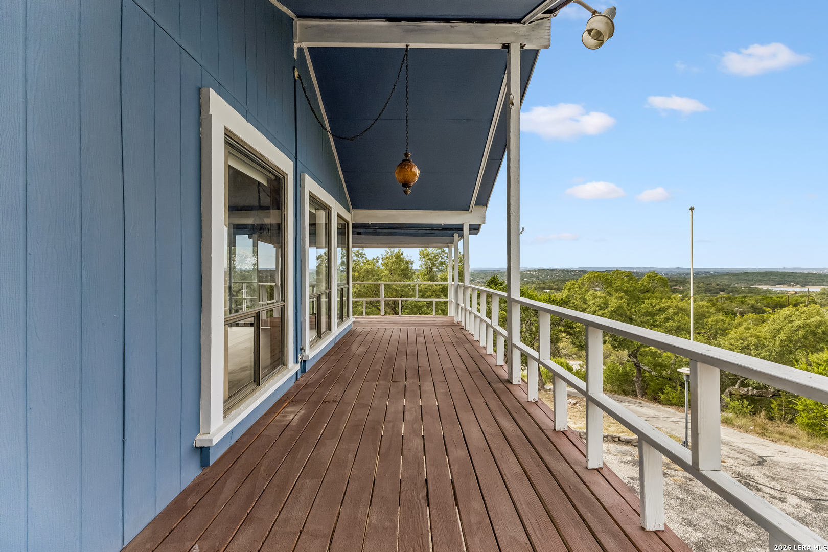 642 White Oak Dr, Canyon Lake, TX 78133