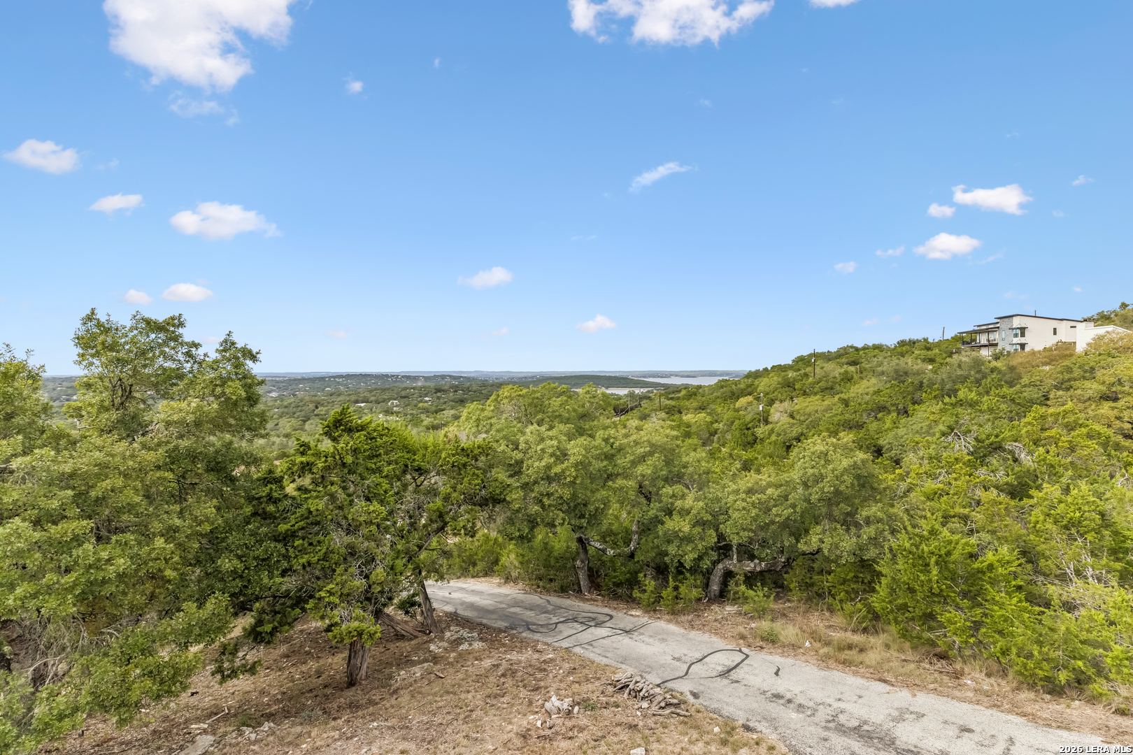 642 White Oak Dr, Canyon Lake, TX 78133