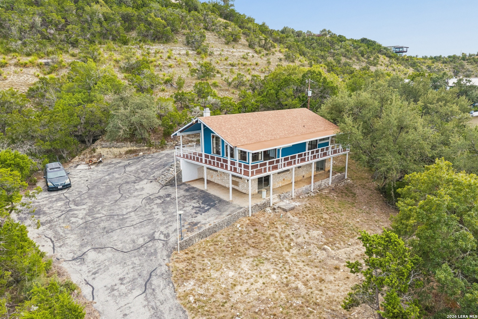 642 White Oak Dr, Canyon Lake, TX 78133