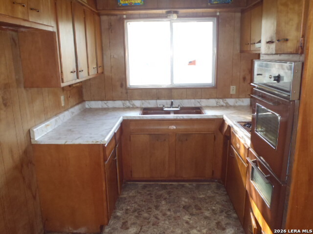 404 Short Ave, Seguin, TX 78155