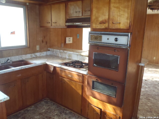 404 Short Ave, Seguin, TX 78155