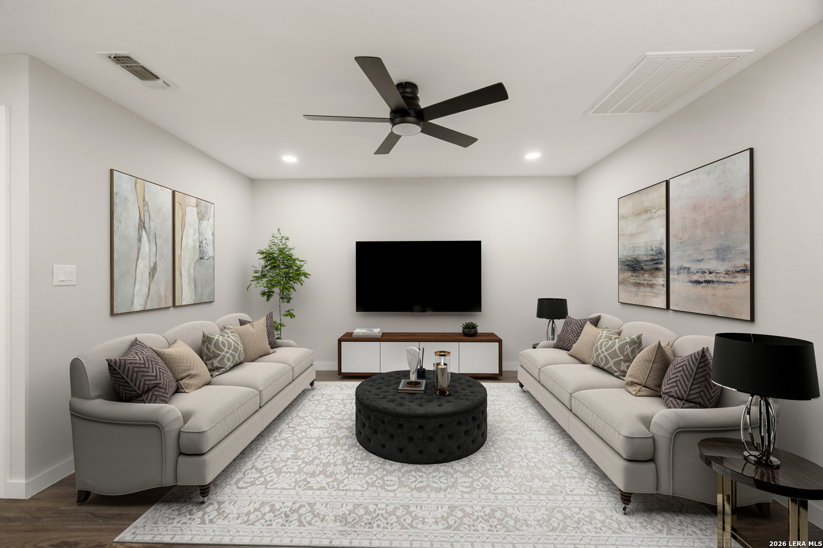 Photo 3 of Single family home for sale at 917 Sundance St, New Braunfels, TX 78130 | MLS# 2025759 | Listing updated on 2026-10-30