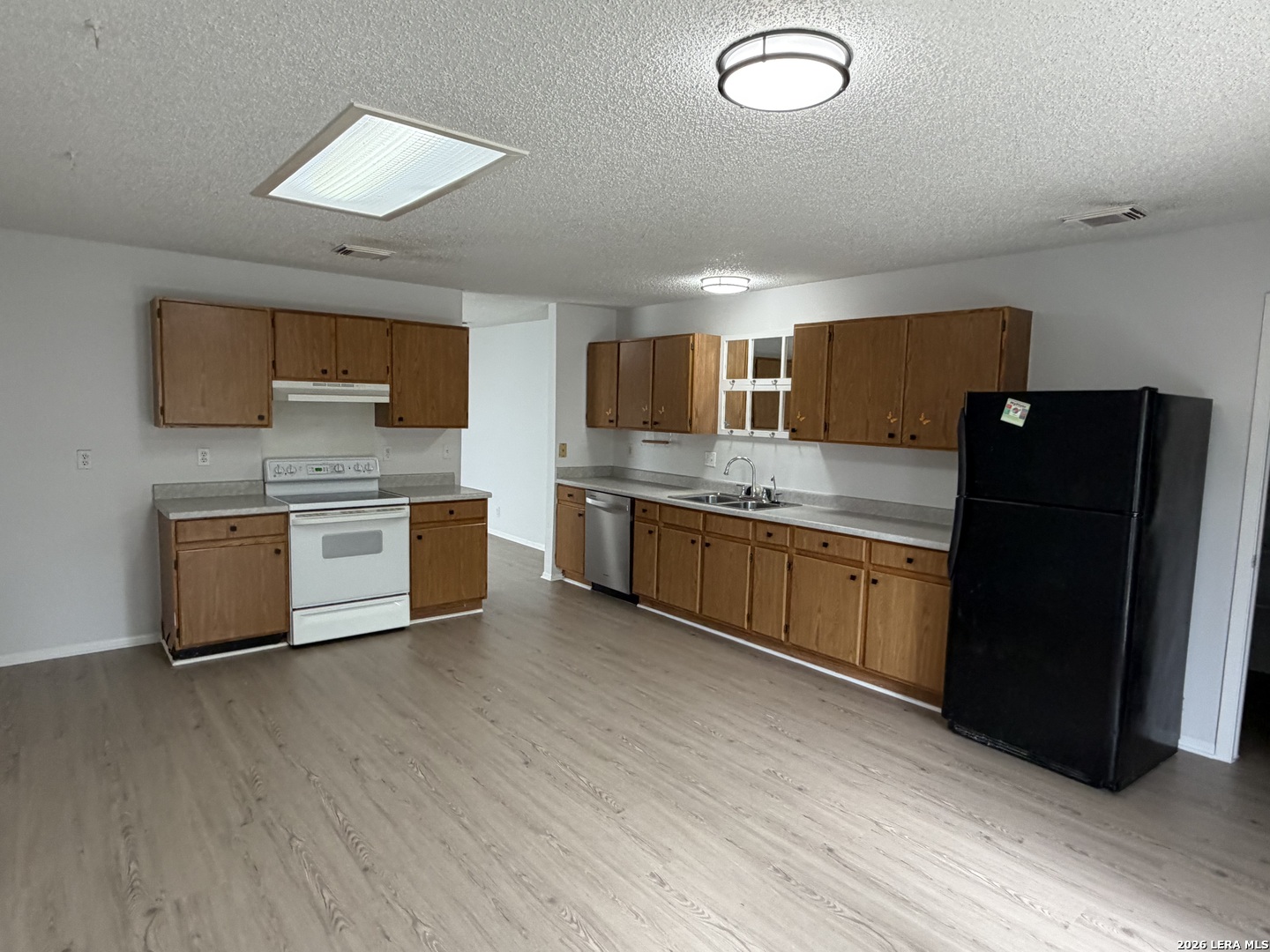 6664 Snow Meadow Dr, Converse, TX 78109