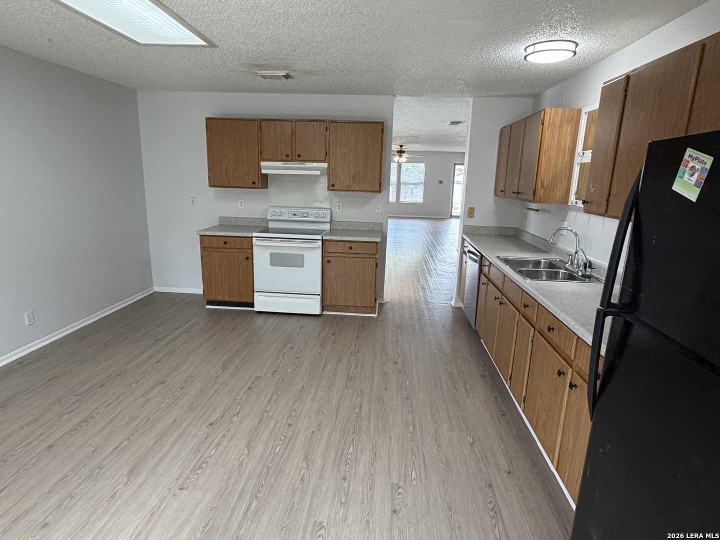 6664 Snow Meadow Dr, Converse, TX 78109