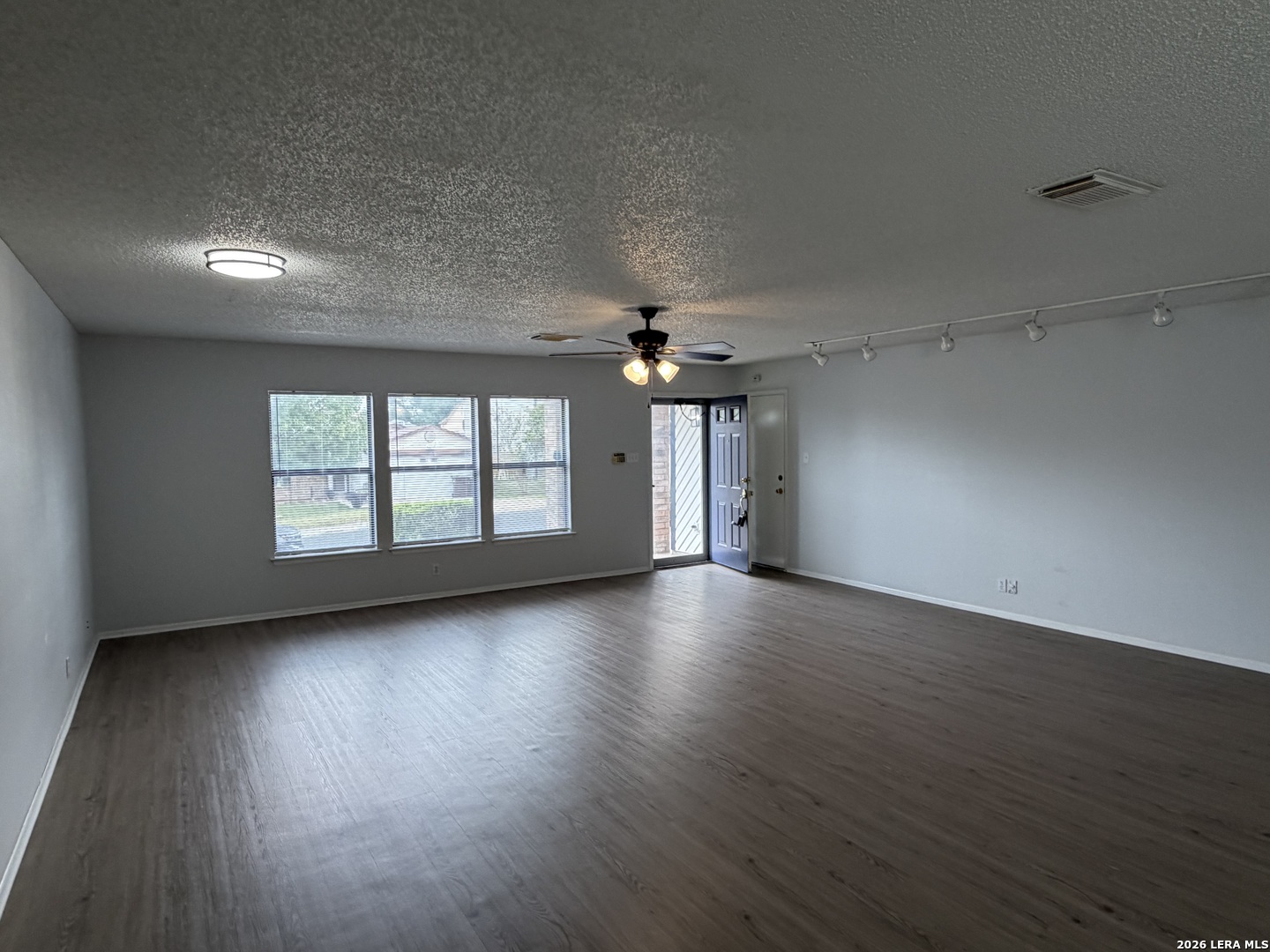 6664 Snow Meadow Dr, Converse, TX 78109