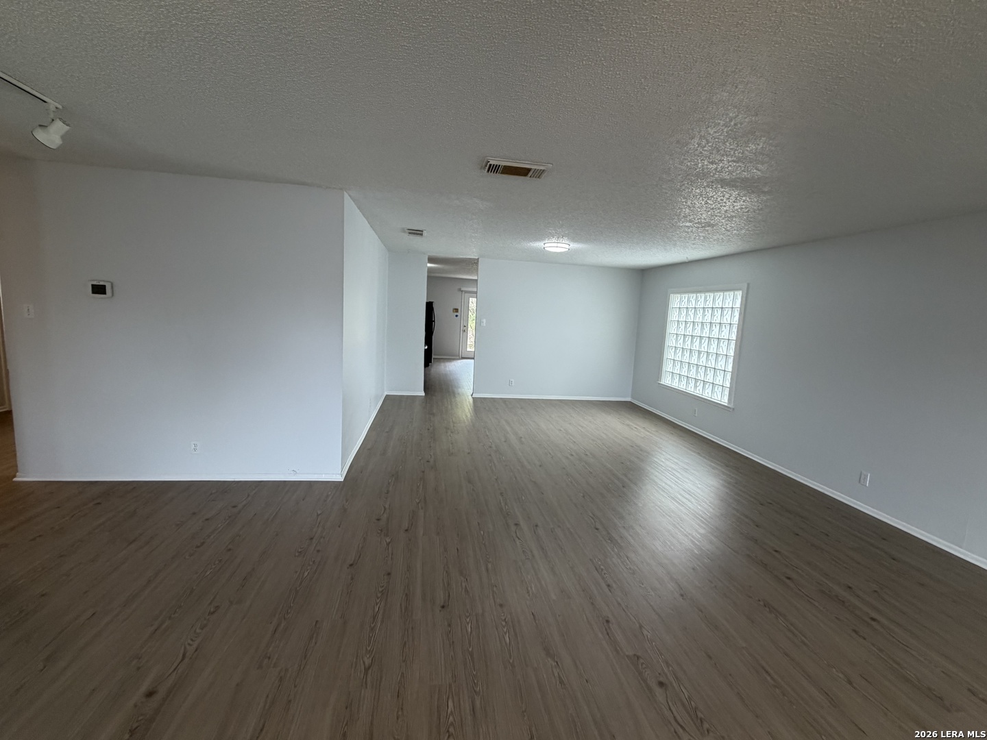 6664 Snow Meadow Dr, Converse, TX 78109