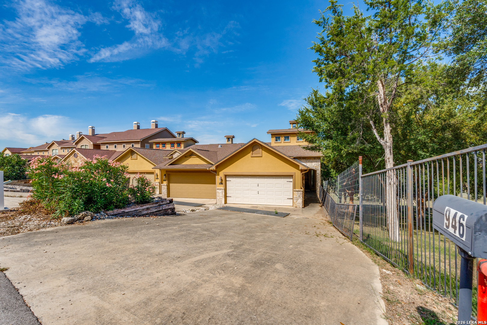 Property photo for 946 PARKVIEW DR, Canyon Lake, TX