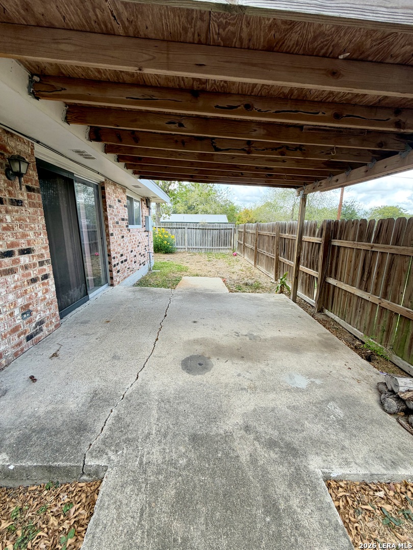 412 N Claiborne, Beeville, TX 78102