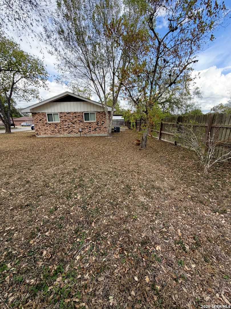 412 N Claiborne, Beeville, TX 78102