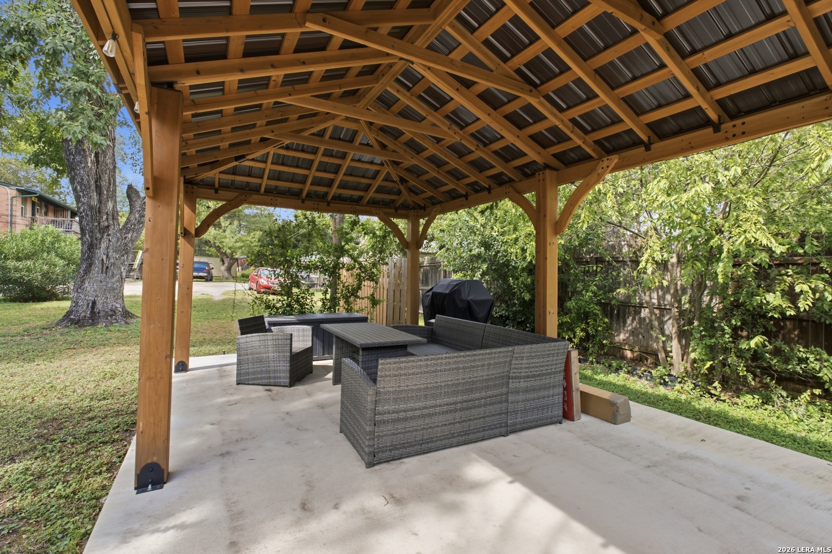 321 E MELROSE DR, Olmos Park, TX 78212