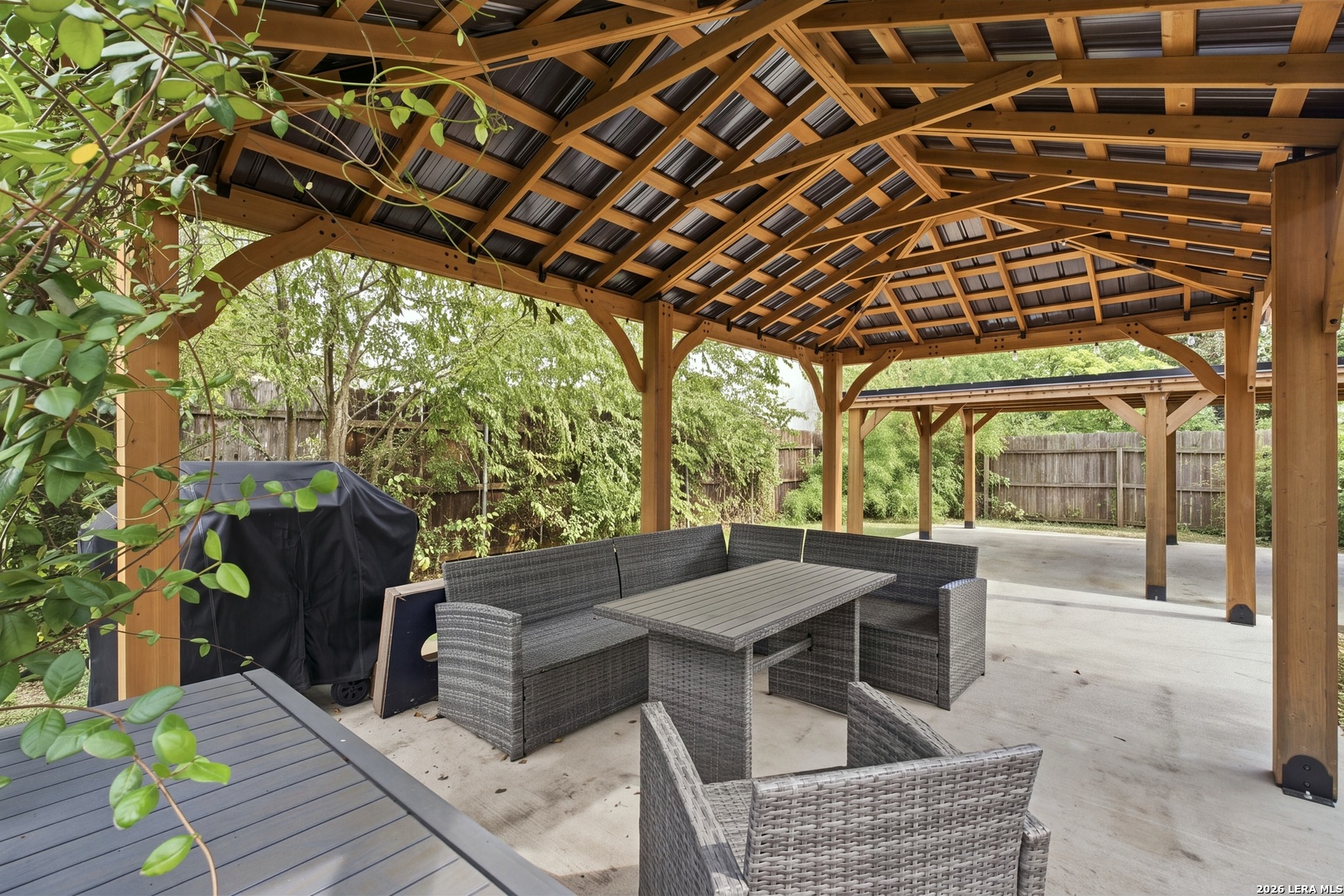 321 E MELROSE DR, Olmos Park, TX 78212