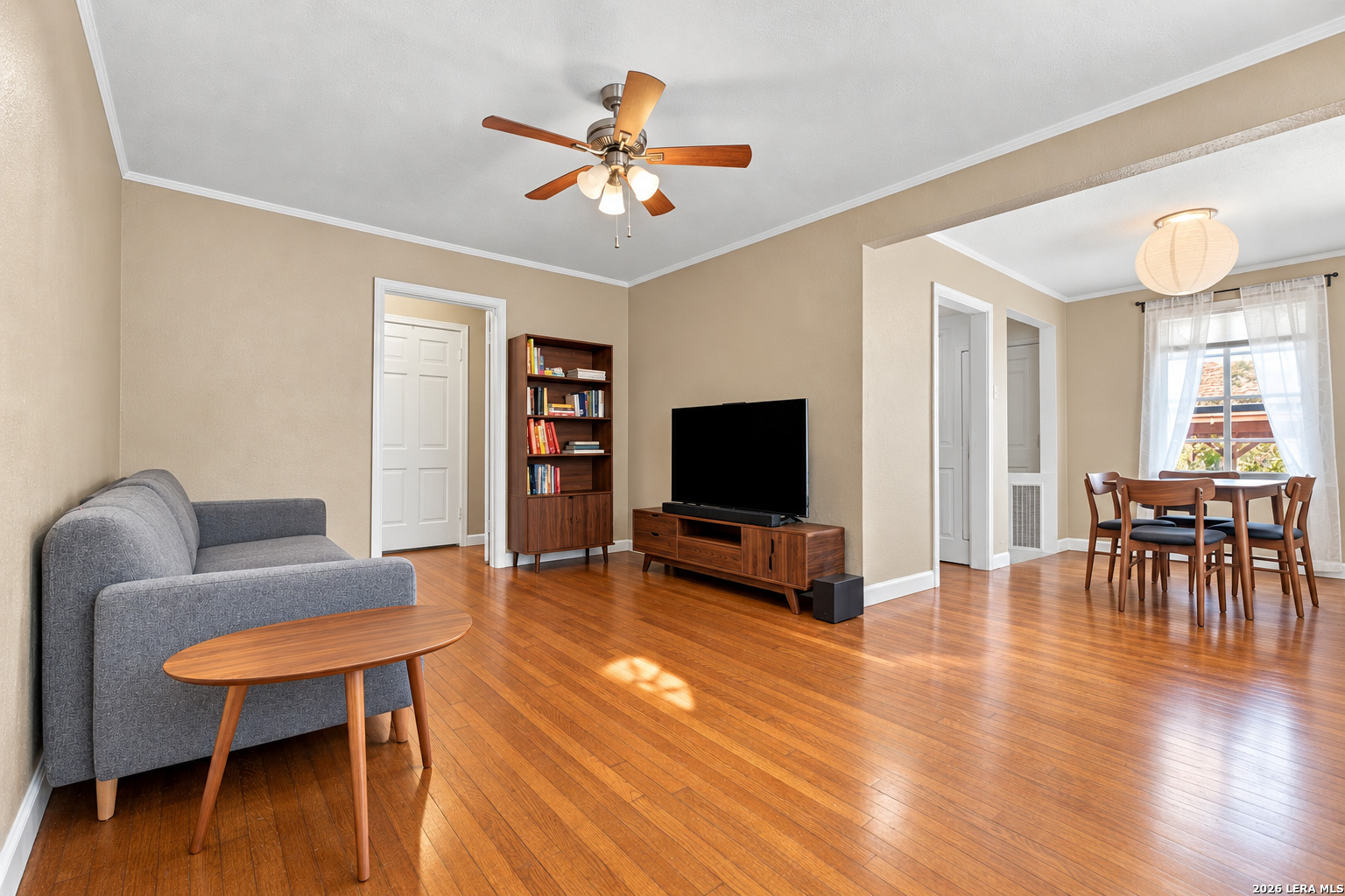 321 E MELROSE DR, Olmos Park, TX 78212