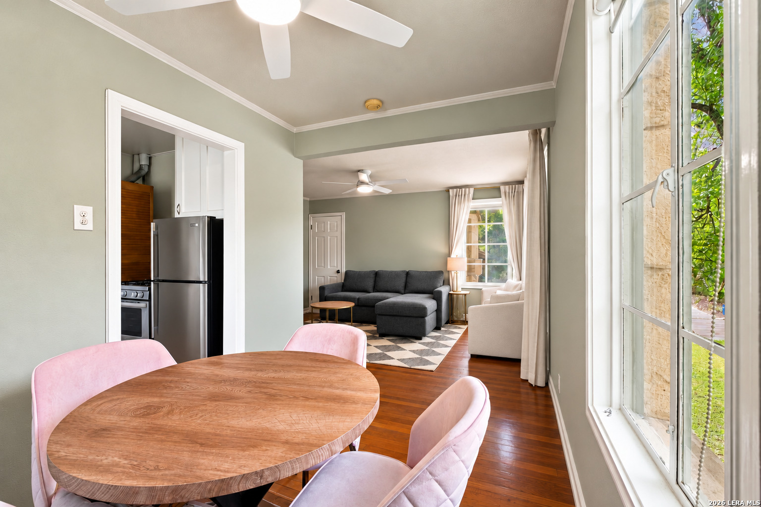 321 E MELROSE DR, Olmos Park, TX 78212