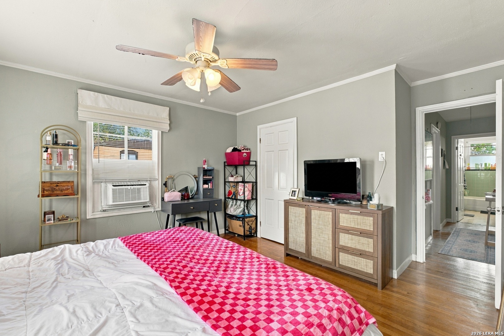 321 E MELROSE DR, Olmos Park, TX 78212