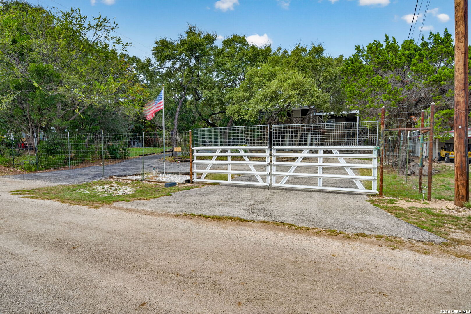 272 White Bass Dr, Lakehills, TX 78063